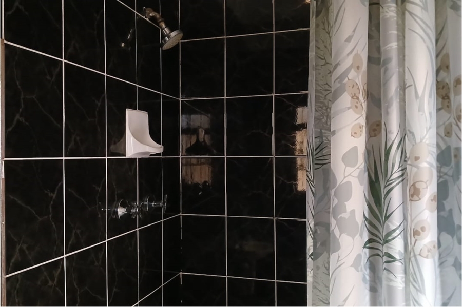 To Let 1 Bedroom Property for Rent in Athlone Western Cape